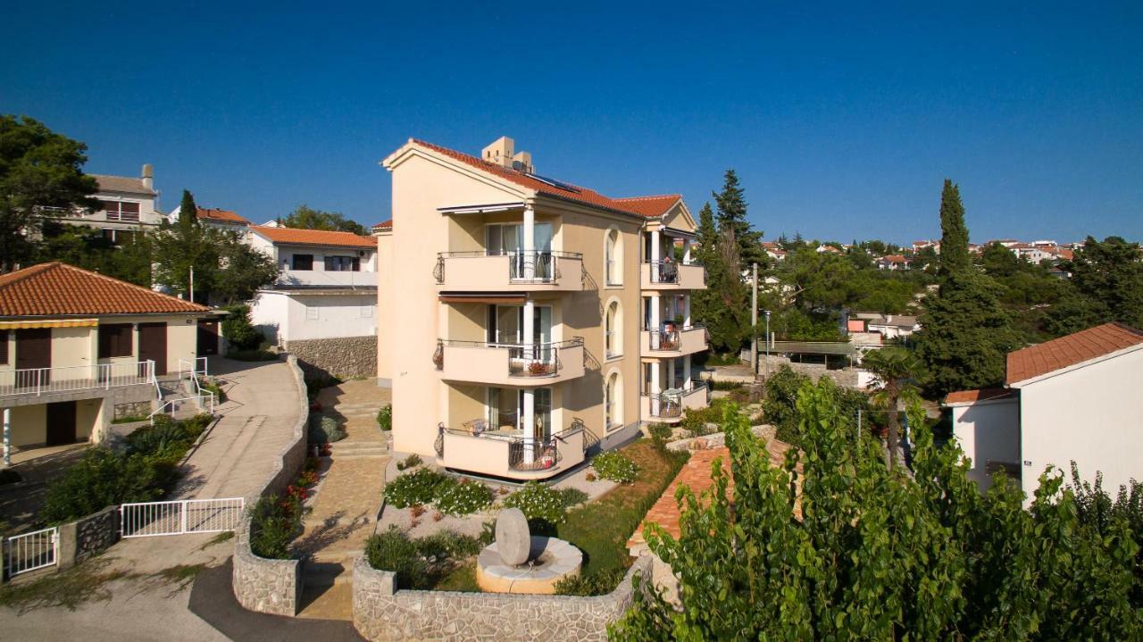 Franko & Ana Apartments Krk Town Bagian luar foto